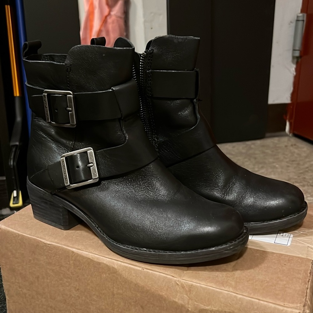 Kork-ease ankle leather boots. 7.5